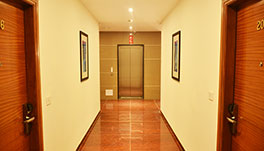 Mint Hotel Premia-Lift2